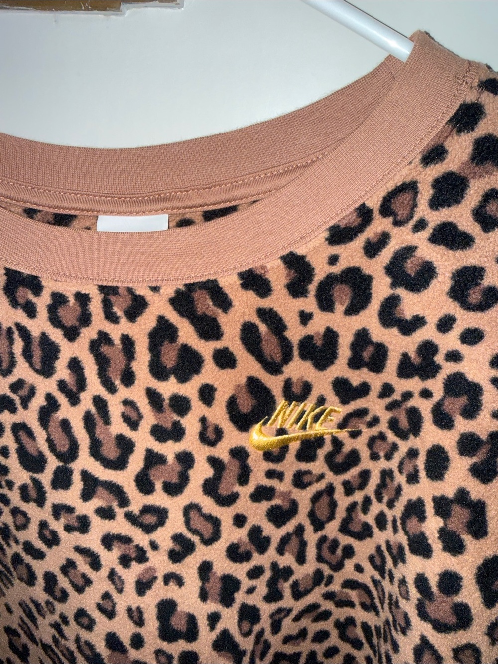 Nike fleece leopard print crewneck sweater NWOT - Picture 2 of 3